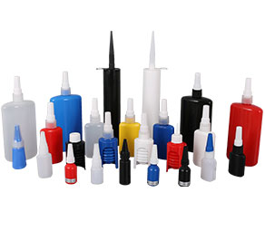 尖嘴瓶適用行業廣泛，多用于膠水包裝、眼藥水包裝、食品調料包裝，因其尖嘴特點，具備方便滴膠，操作時流量可控可調，使用方便。